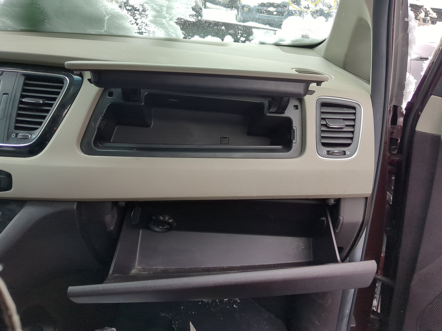 2016 Kia Sedona Passenger Glove Box Door Storage Compartment - Oemusedautoparts1.com
