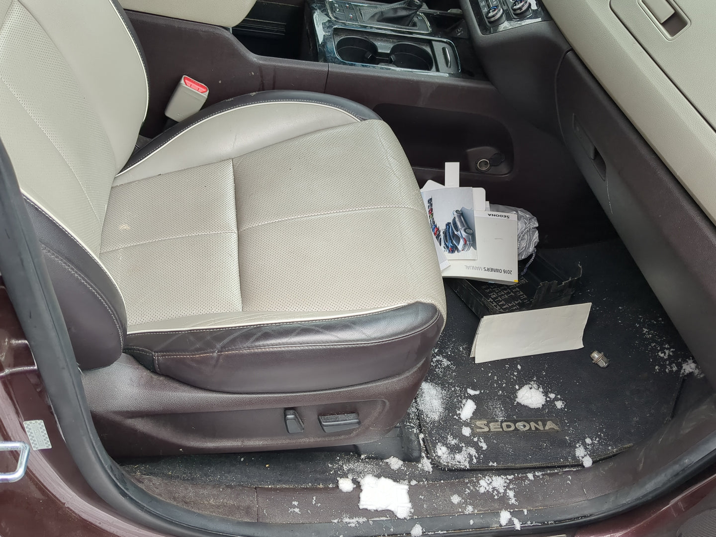 2015-2016 Kia Sedona Passenger Front Seat Oem - Oemusedautoparts1.com