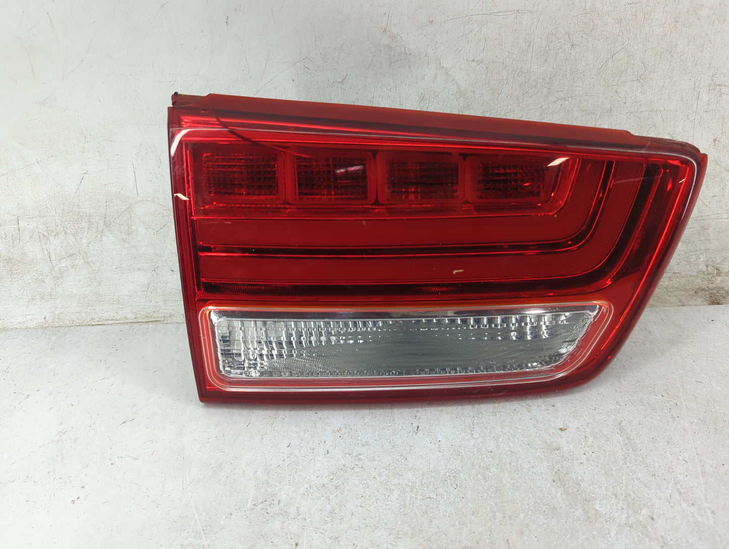 2016-2018 Kia Sedona Driver Left Side Deck Lid Mounted Tail Light - Oemusedautoparts1.com