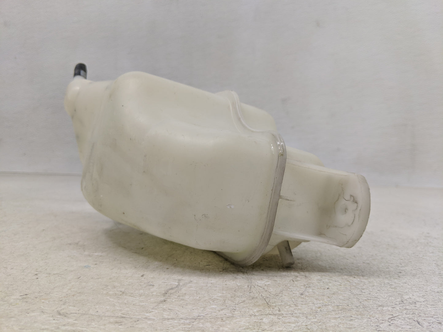 2015-2020 Kia Sedona Radiator Coolant Overflow Expansion Tank Bottle 1313072 - Oemusedautoparts1.com