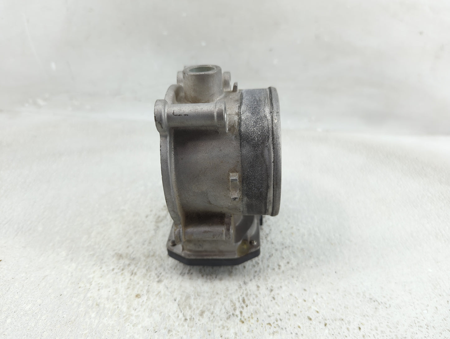 2015-2018 Kia Sedona Throttle Body P/N:35100-3CAA0 Fits Fits 2012 2013 2014 2015 2016 2017 2018 OEM Used Auto Parts - Oemuse