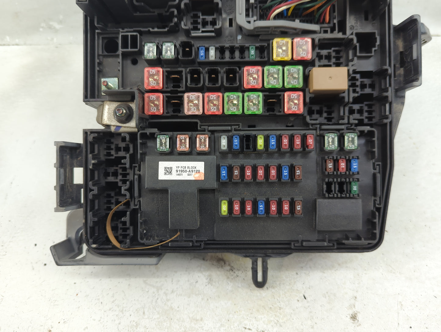 2015-2018 Kia Sedona Fusebox Fuse Box Panel Relay Module P/N:91950-A9120 91950-A9320 Fits Fits 2015 2016 2017 2018 OEM Used 