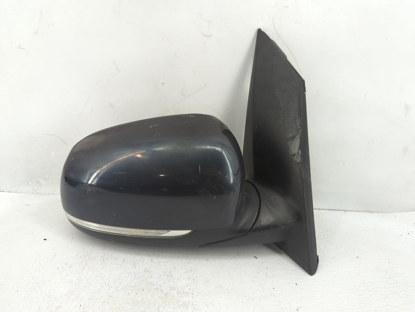 2015-2018 Kia Sedona Passenger Side View Mirror - Right Door Mirror OEM Used - Oemusedautoparts1.com