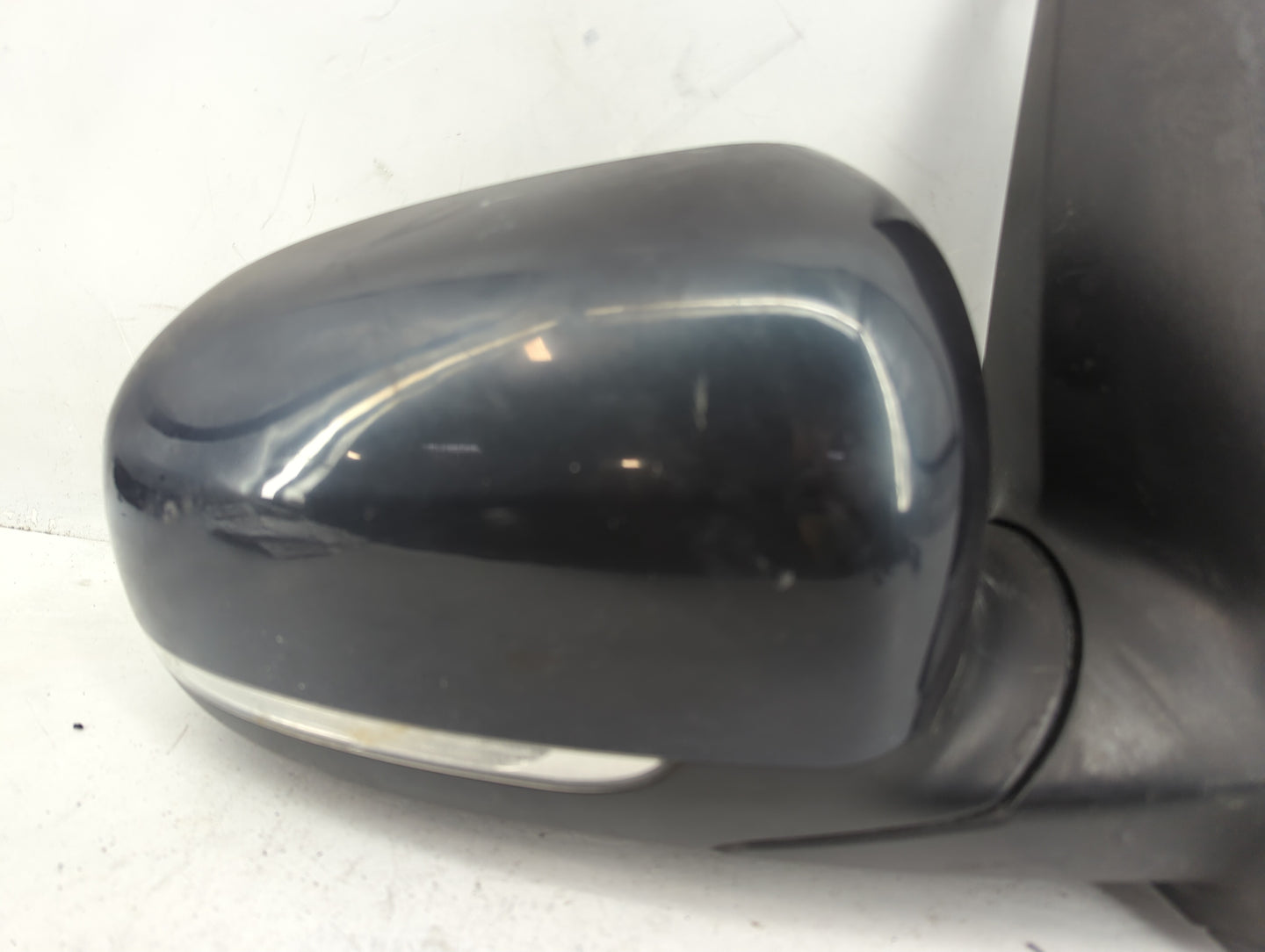 2015-2018 Kia Sedona Passenger Side View Mirror - Right Door Mirror OEM Used - Oemusedautoparts1.com