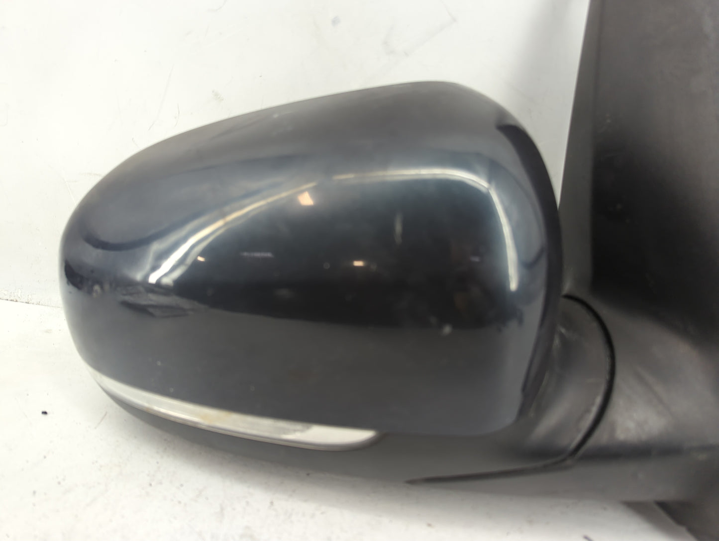2015-2018 Kia Sedona Passenger Side View Mirror - Right Door Mirror OEM Used - Oemusedautoparts1.com