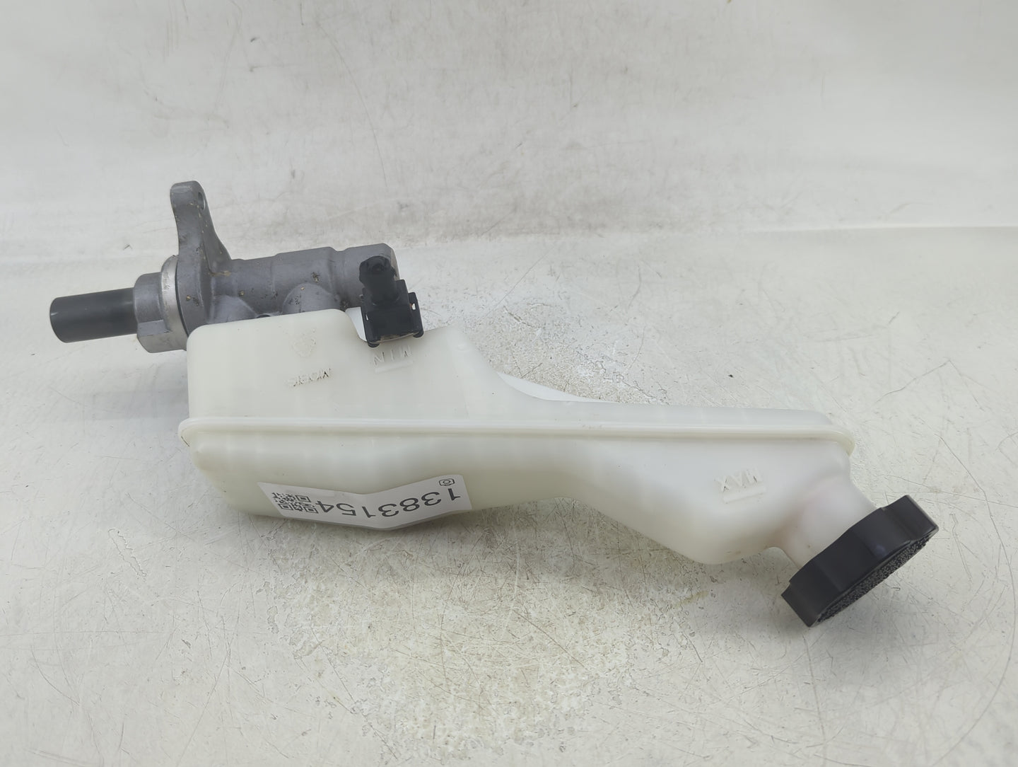 2015-2020 Kia Sedona Brake Master Cylinder - Oemusedautoparts1.com
