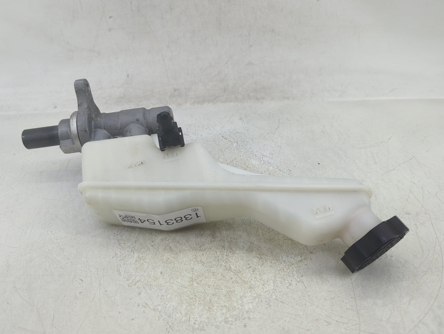 2015-2020 Kia Sedona Brake Master Cylinder - Oemusedautoparts1.com