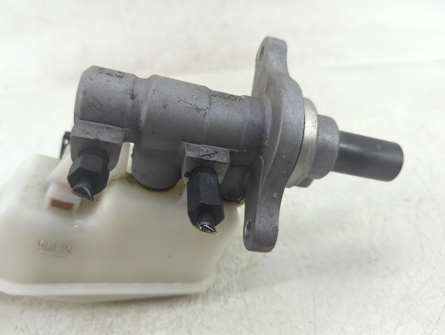 2015-2020 Kia Sedona Brake Master Cylinder - Oemusedautoparts1.com