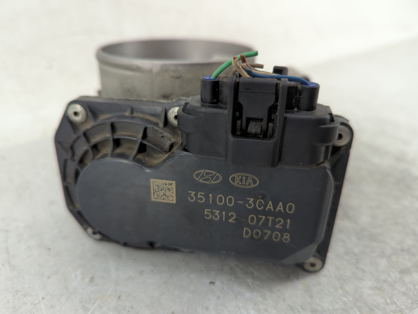 2015-2018 Kia Sedona Throttle Body P/N:35100-3CAA0 Fits Fits 2012 2013 2014 2015 2016 2017 2018 OEM Used Auto Parts - Oemuse