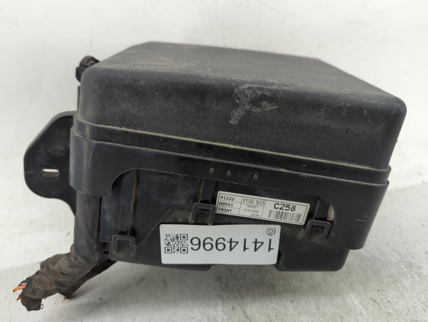 2015-2018 Kia Sedona Fusebox Fuse Box Panel Relay Module P/N:91222 A9581 Fits Fits 2015 2016 2017 2018 OEM Used Auto Parts -