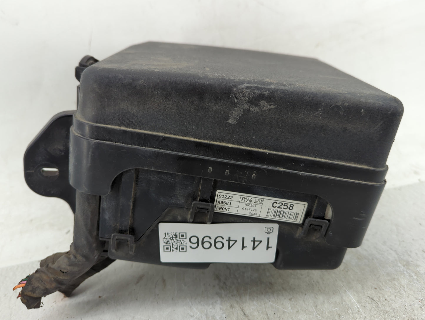 2015-2018 Kia Sedona Fusebox Fuse Box Panel Relay Module P/N:91222 A9581 Fits Fits 2015 2016 2017 2018 OEM Used Auto Parts -