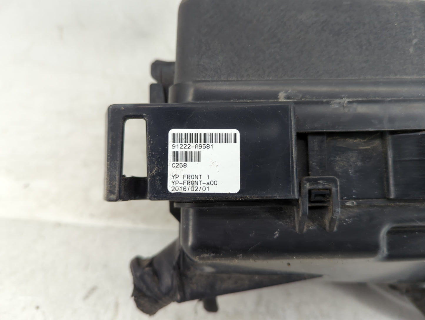 2015-2018 Kia Sedona Fusebox Fuse Box Panel Relay Module P/N:91222 A9581 Fits Fits 2015 2016 2017 2018 OEM Used Auto Parts -