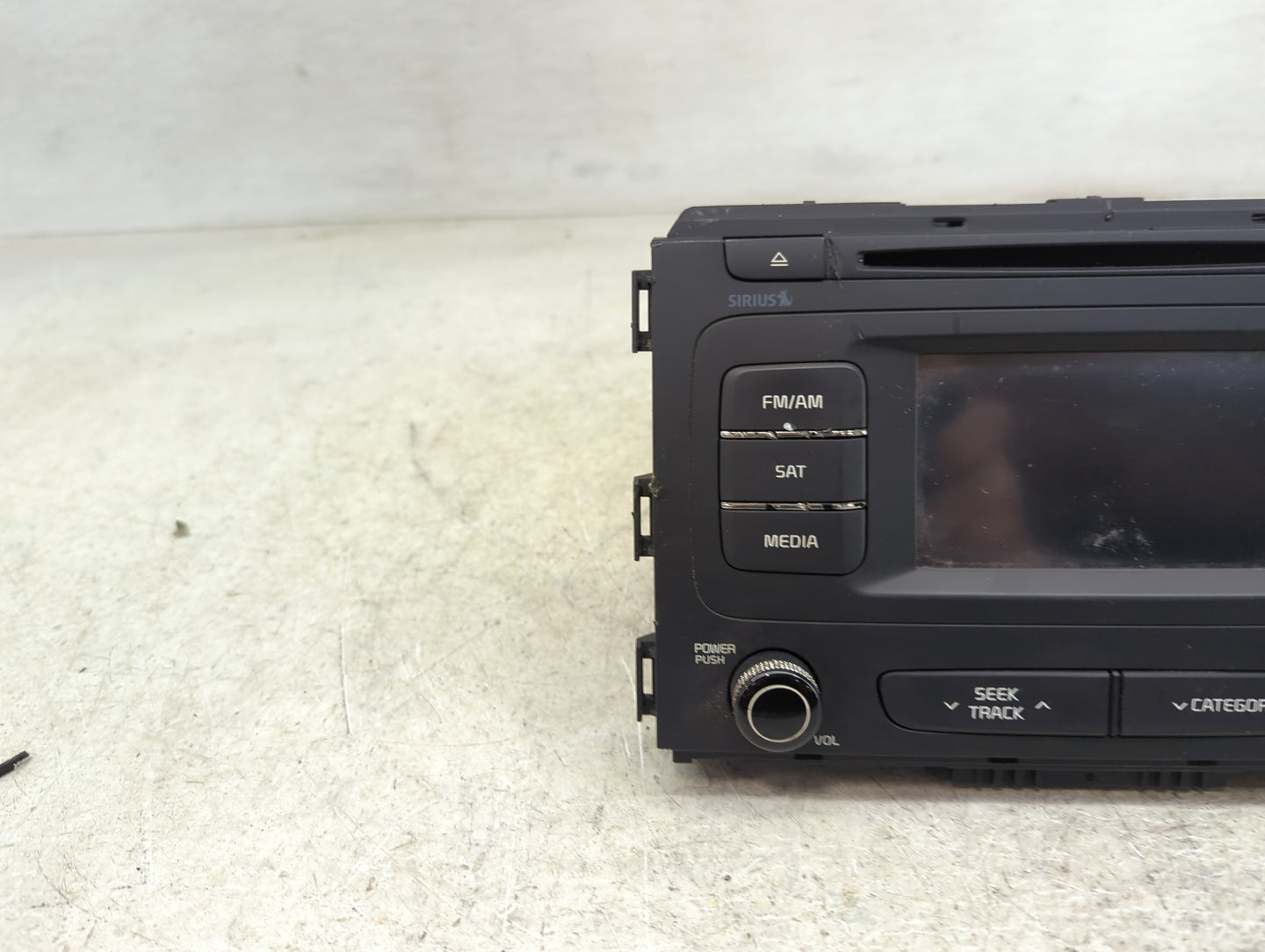 2015-2016 Kia Sedona Radio AM FM Cd Player Receiver Replacement P/N:61014035 96160-A9000WAC Fits Fits 2015 2016 OEM Used Aut