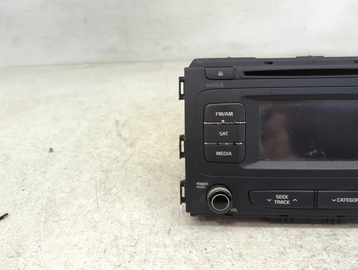 2015-2016 Kia Sedona Radio AM FM Cd Player Receiver Replacement P/N:61014035 96160-A9000WAC Fits Fits 2015 2016 OEM Used Aut