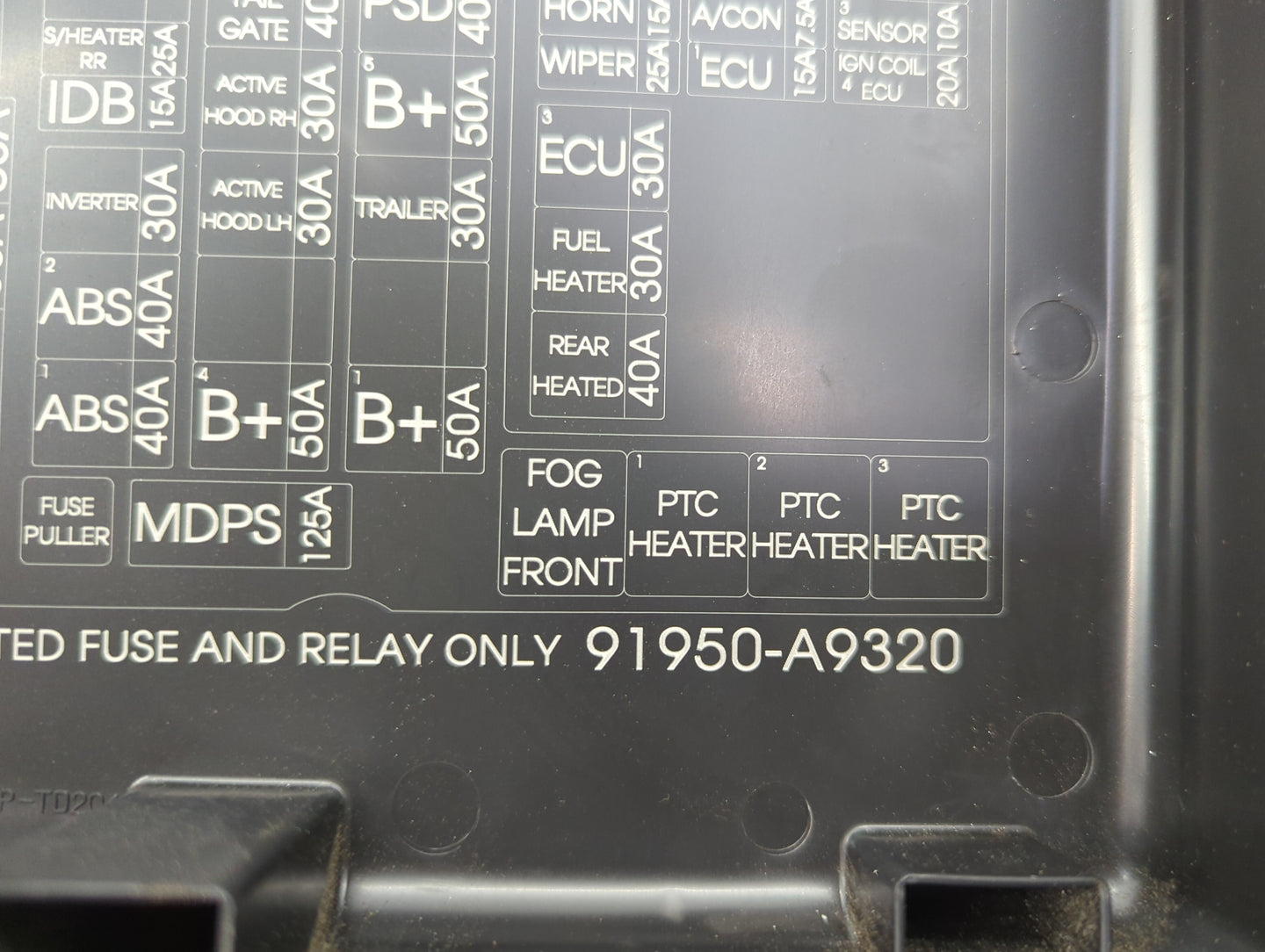 2015-2018 Kia Sedona Fusebox Fuse Box Panel Relay Module P/N:91950-A9320 Fits Fits 2015 2016 2017 2018 OEM Used Auto Parts -