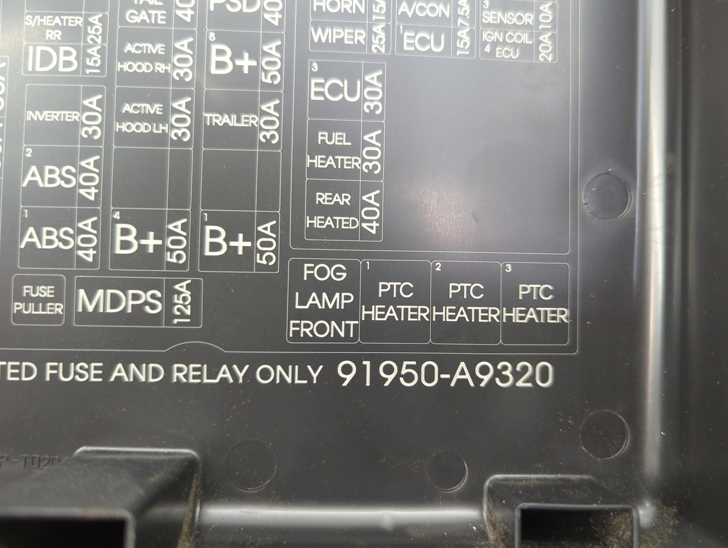 2015-2018 Kia Sedona Fusebox Fuse Box Panel Relay Module P/N:91950-A9320 Fits Fits 2015 2016 2017 2018 OEM Used Auto Parts -