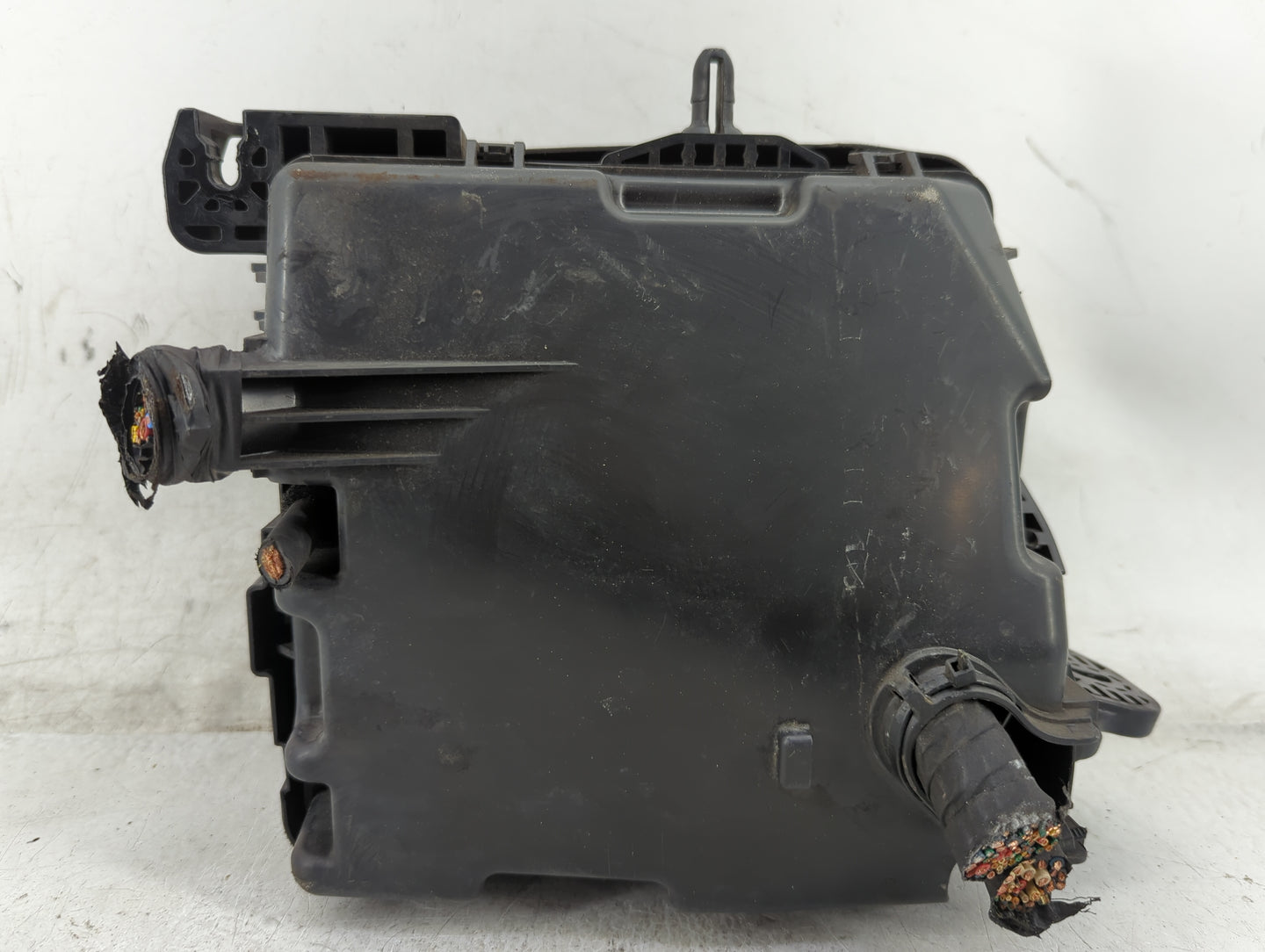 2015-2018 Kia Sedona Fusebox Fuse Box Panel Relay Module P/N:91950-A9320 Fits Fits 2015 2016 2017 2018 OEM Used Auto Parts -
