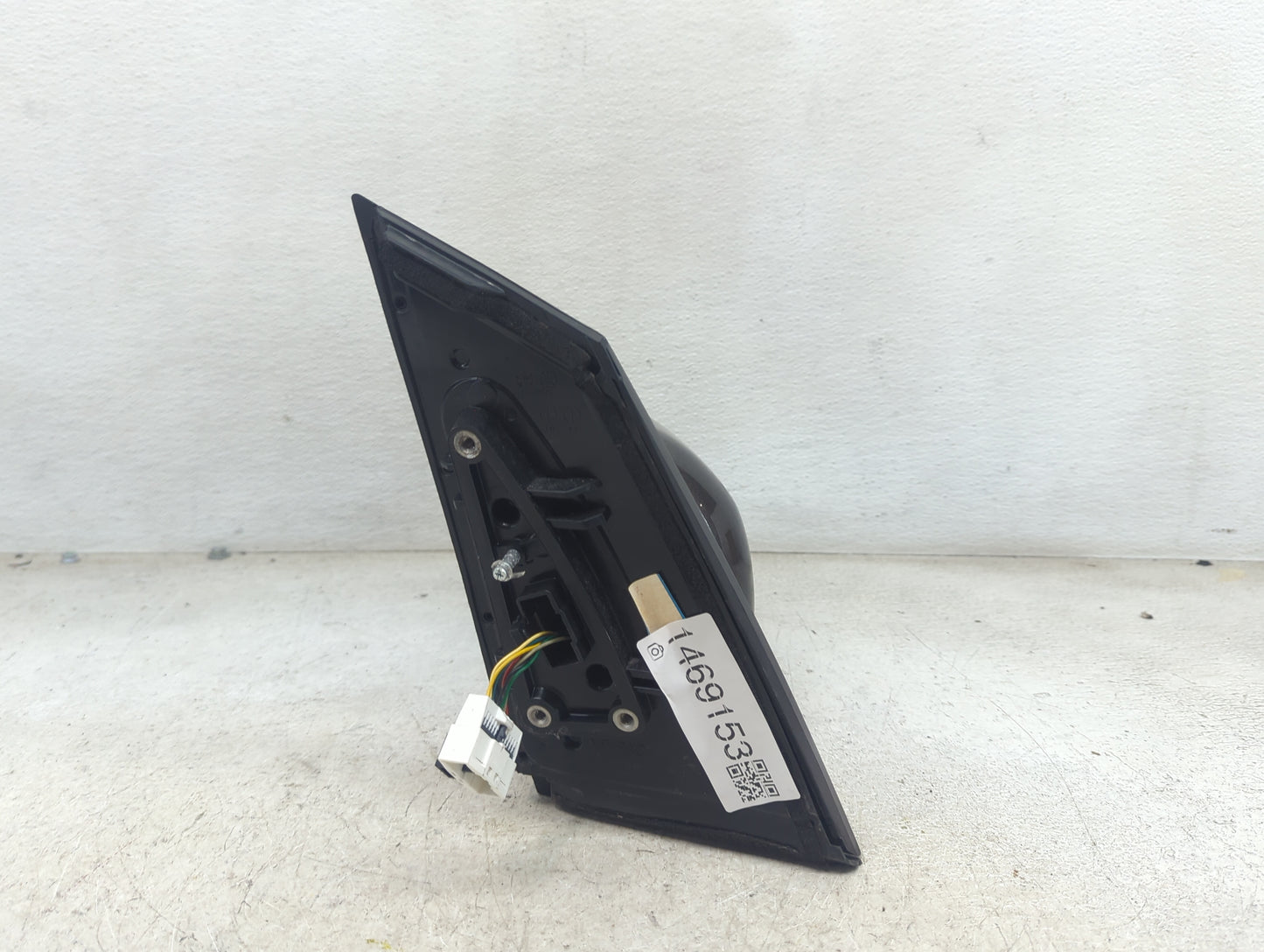 2015-2018 Kia Sedona Driver Side View Mirror - Left Door Mirror OEM Used - Oemusedautoparts1.com