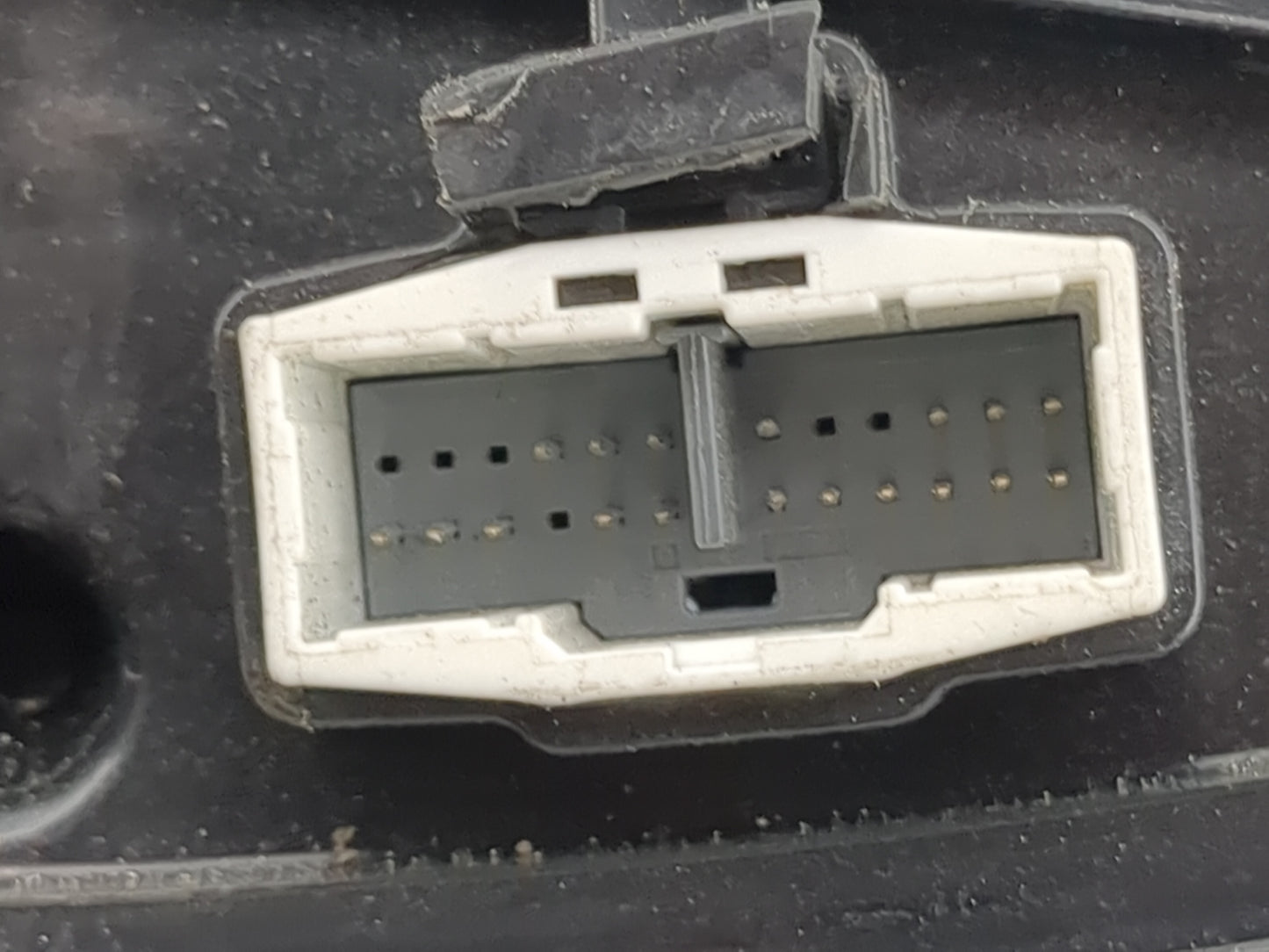 2015-2018 Kia Sedona Passenger Side View Mirror - Right Door Mirror OEM Used - Oemusedautoparts1.com