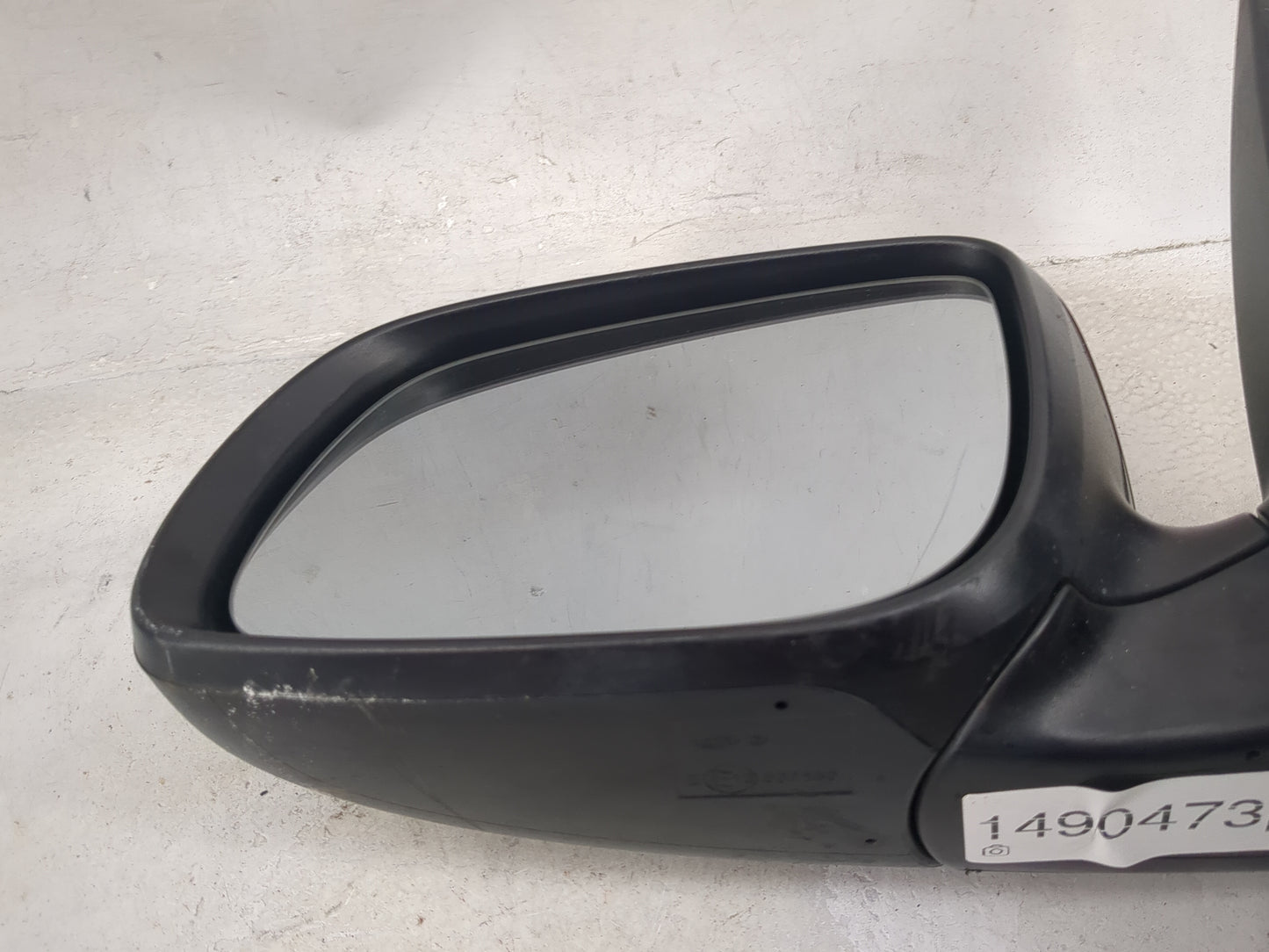 2015-2018 Kia Sedona Driver Side View Mirror - Left Door Mirror OEM Used - Oemusedautoparts1.com