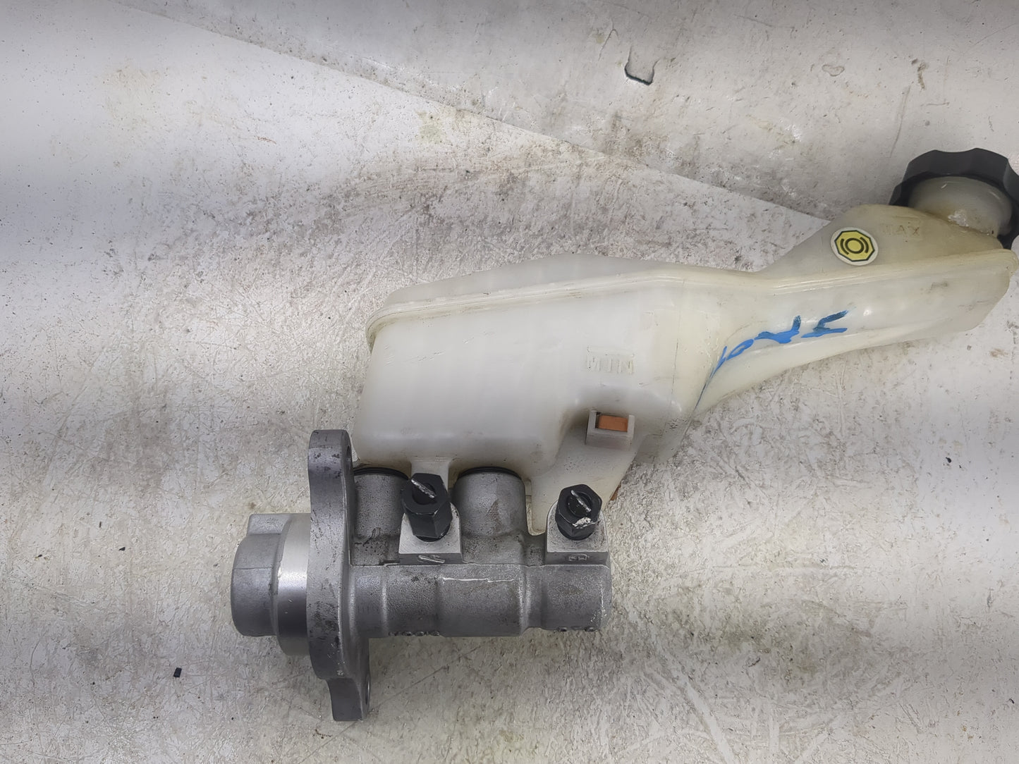 2015-2020 Kia Sedona Brake Master Cylinder 1497530 - Oemusedautoparts1.com