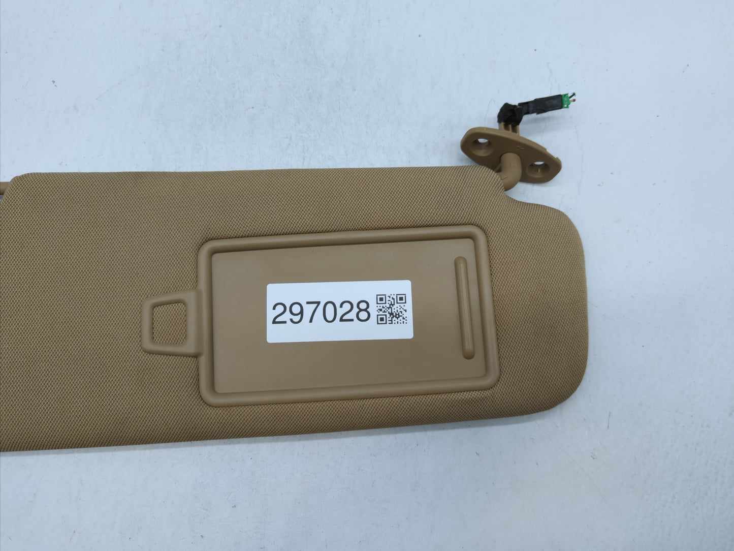 2015-2019 Kia Sedona Sun Visor Shade Replacement Passenger Right Mirror Fits Fits 2015 2016 2017 2018 2019 OEM Used Auto Par