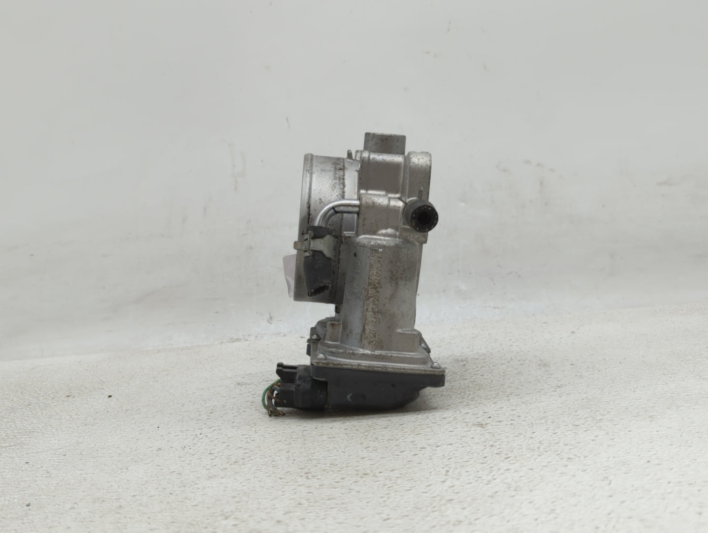 2015-2018 Kia Sedona Throttle Body P/N:35100-3CAA0 Fits Fits 2012 2013 2014 2015 2016 2017 2018 OEM Used Auto Parts - Oemuse