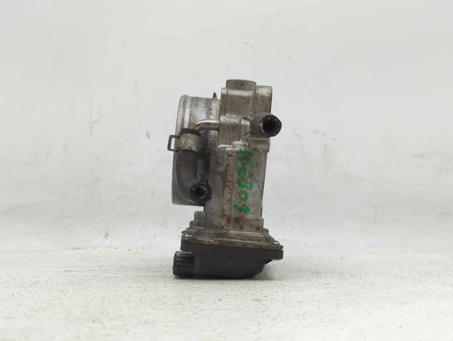 2015-2018 Kia Sedona Throttle Body P/N:35100-3CAA0 Fits Fits 2012 2013 2014 2015 2016 2017 2018 OEM Used Auto Parts - Oemuse