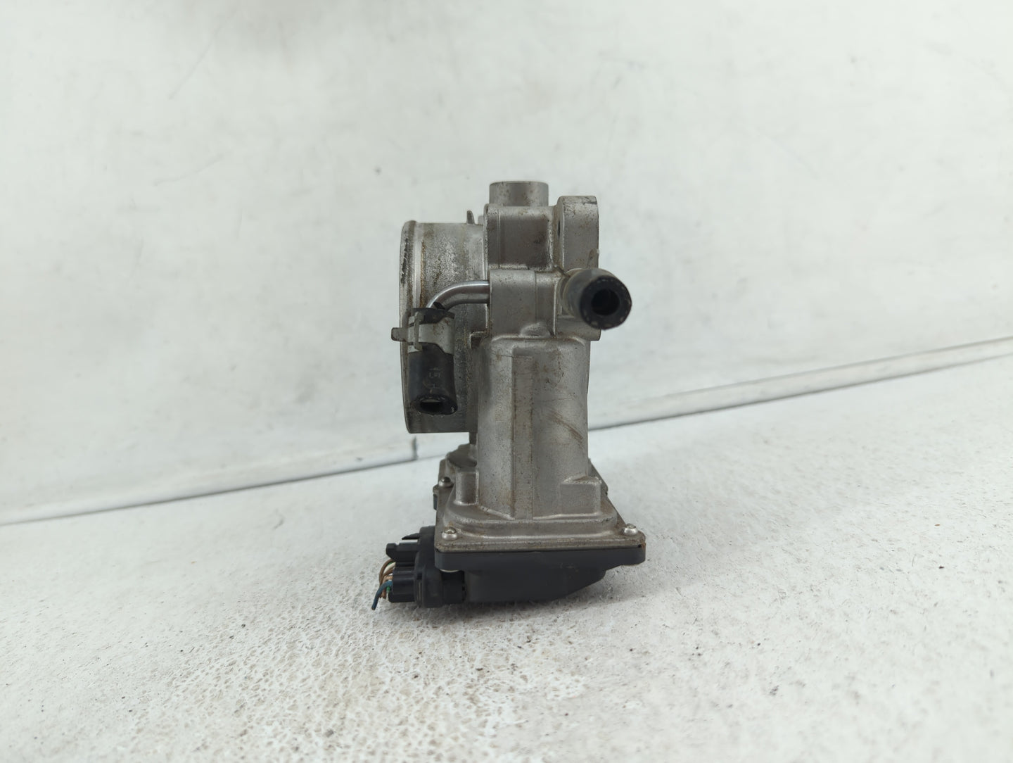 2015-2018 Kia Sedona Throttle Body P/N:35100-3CAA0 Fits Fits 2012 2013 2014 2015 2016 2017 2018 OEM Used Auto Parts - Oemuse