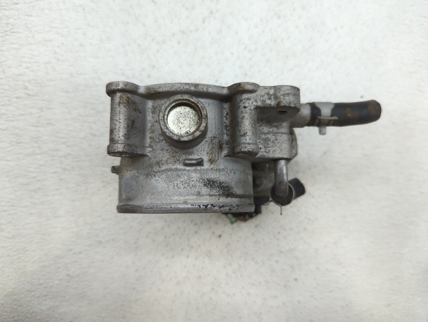 2015-2018 Kia Sedona Throttle Body P/N:35100-3CAA0 Fits Fits 2012 2013 2014 2015 2016 2017 2018 OEM Used Auto Parts - Oemuse