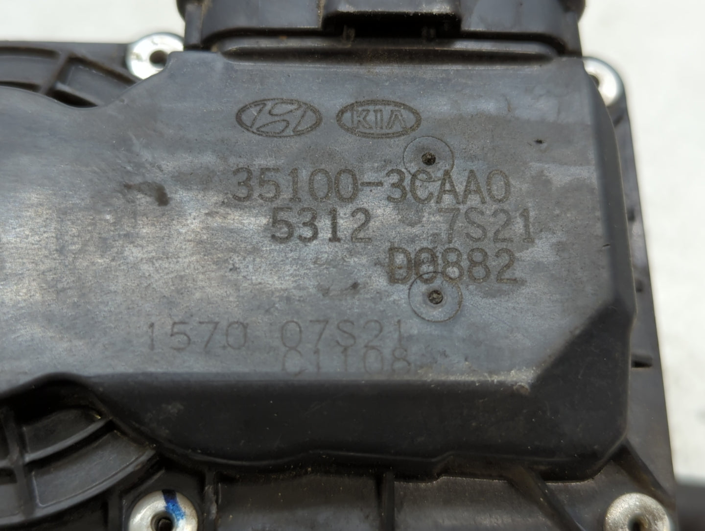 2015-2018 Kia Sedona Throttle Body P/N:35100-3CAA0 Fits Fits 2012 2013 2014 2015 2016 2017 2018 OEM Used Auto Parts - Oemuse