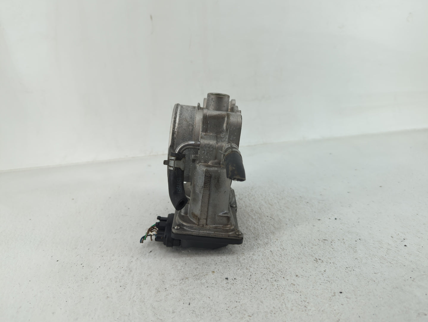 2015-2018 Kia Sedona Throttle Body P/N:35100-3CAA0 Fits Fits 2012 2013 2014 2015 2016 2017 2018 OEM Used Auto Parts - Oemuse