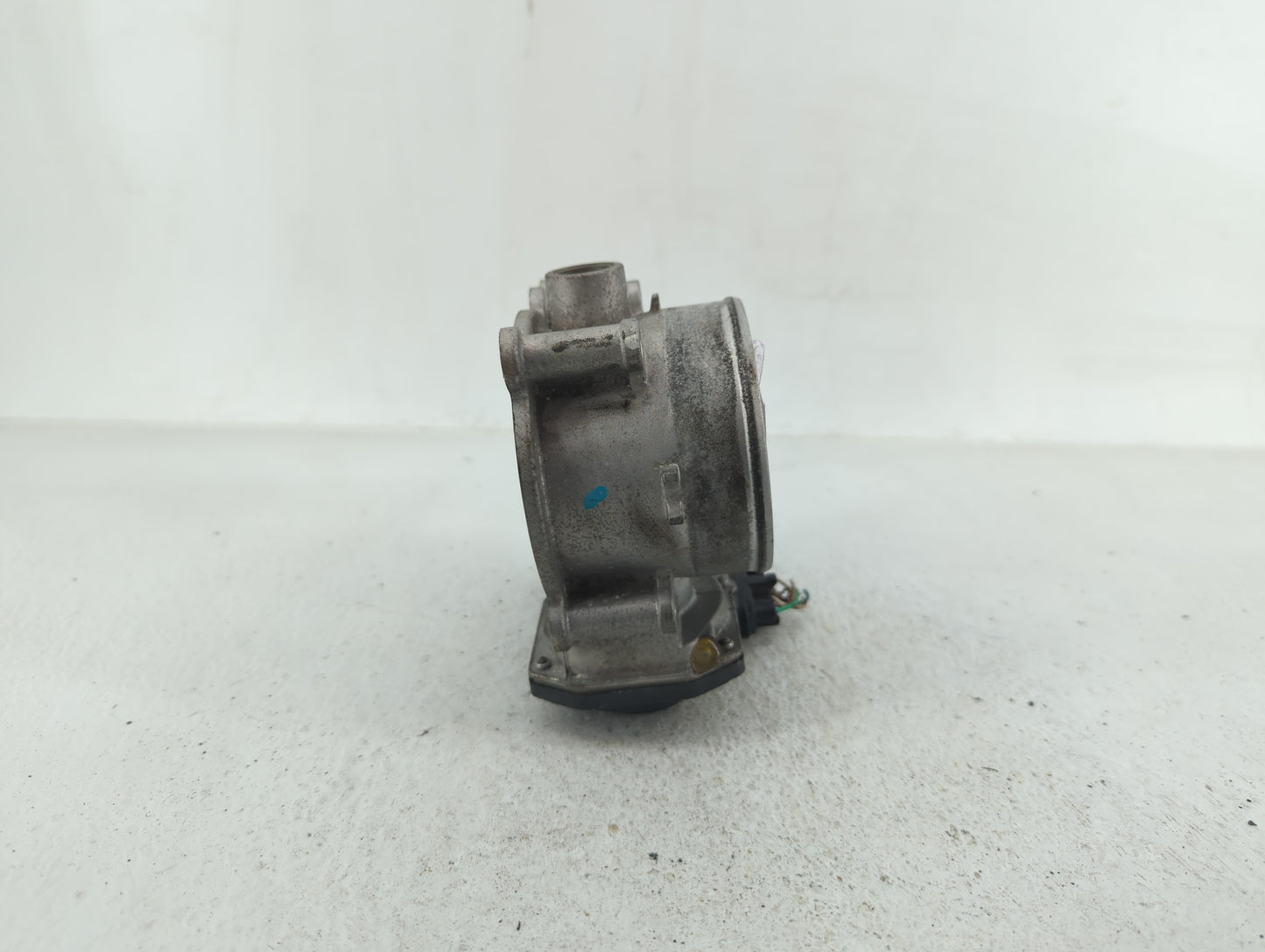 2015-2018 Kia Sedona Throttle Body P/N:35100-3CAA0 Fits Fits 2012 2013 2014 2015 2016 2017 2018 OEM Used Auto Parts - Oemuse