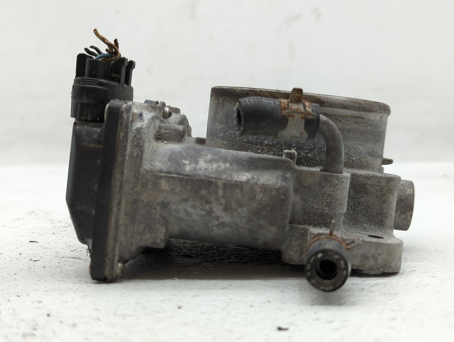 2015-2018 Kia Sedona Throttle Body P/N:35100-3CAA0 Fits Fits 2012 2013 2014 2015 2016 2017 2018 OEM Used Auto Parts - Oemuse