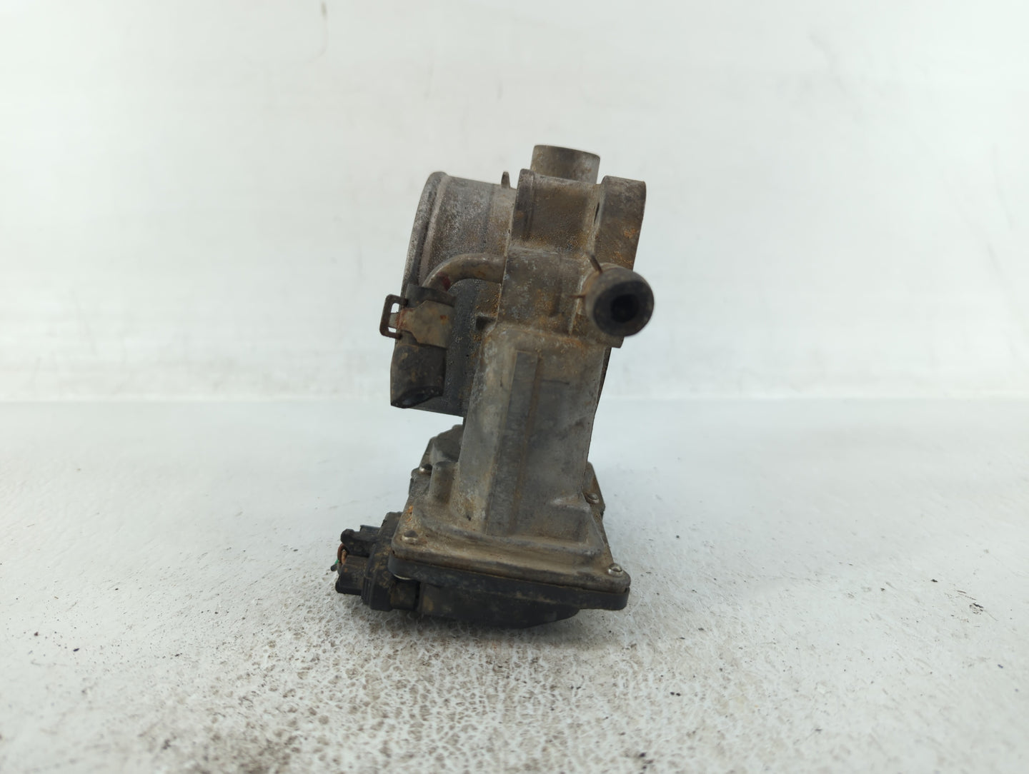 2015-2018 Kia Sedona Throttle Body P/N:35100-3CAA0 Fits Fits 2012 2013 2014 2015 2016 2017 2018 OEM Used Auto Parts - Oemuse
