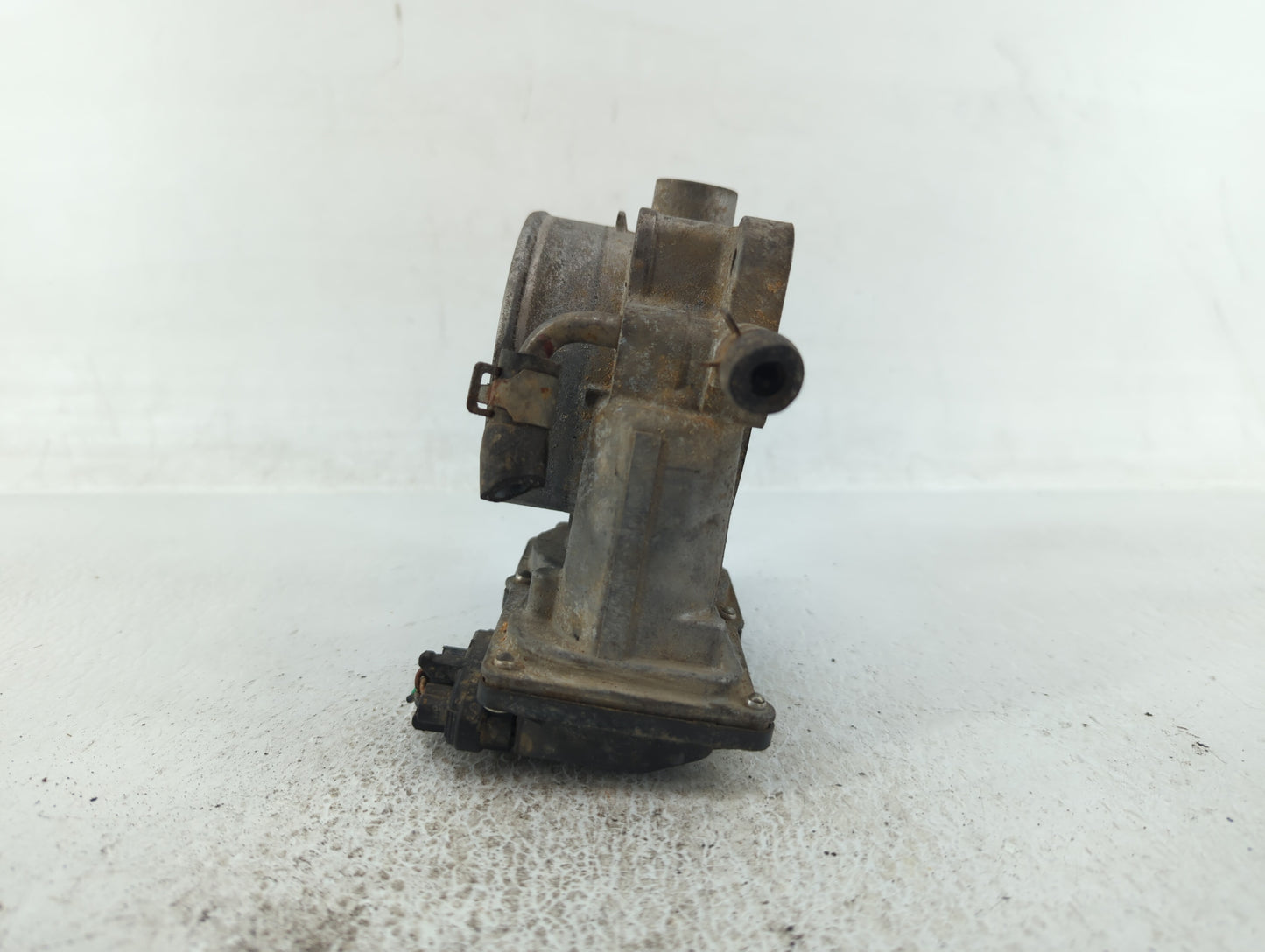 2015-2018 Kia Sedona Throttle Body P/N:35100-3CAA0 Fits Fits 2012 2013 2014 2015 2016 2017 2018 OEM Used Auto Parts - Oemuse