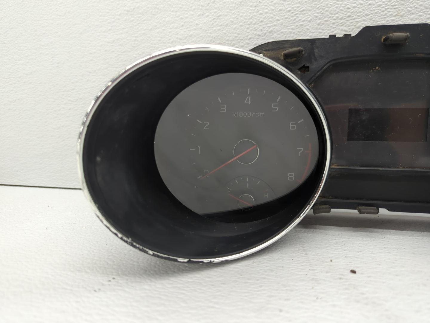 2015-2016 Kia Sedona Instrument Cluster Speedometer Gauges P/N:94003-A9021 Fits Fits 2015 2016 OEM Used Auto Parts - Oemused