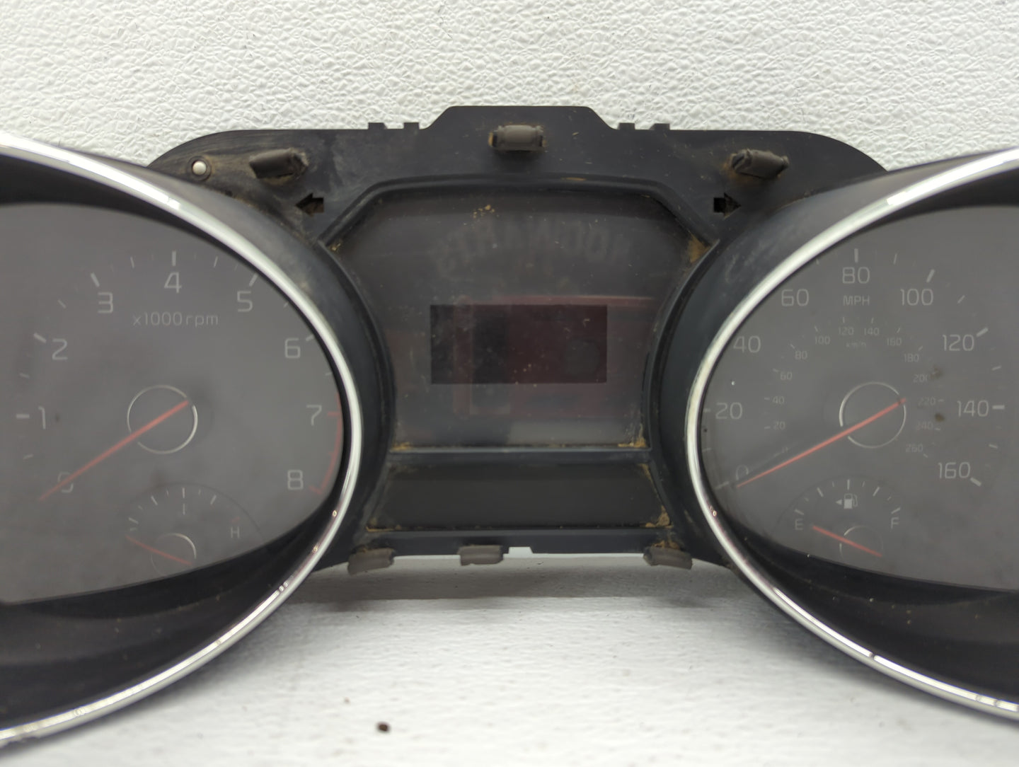 2015-2016 Kia Sedona Instrument Cluster Speedometer Gauges P/N:94003-A9021 Fits Fits 2015 2016 OEM Used Auto Parts - Oemused