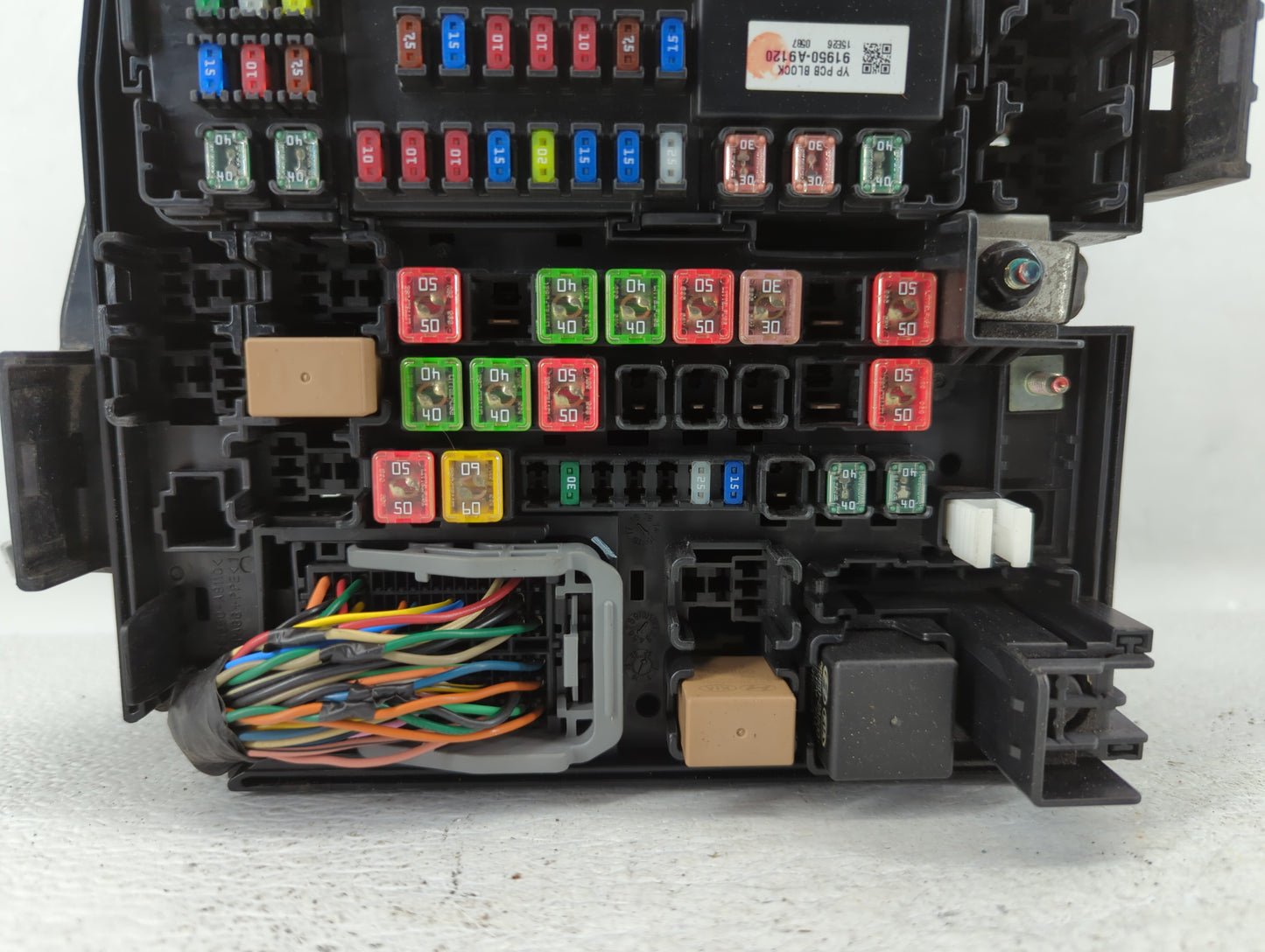 2015-2018 Kia Sedona Fusebox Fuse Box Panel Relay Module P/N:91950-A9320 91222 A9781 Fits Fits 2015 2016 2017 2018 OEM Used 