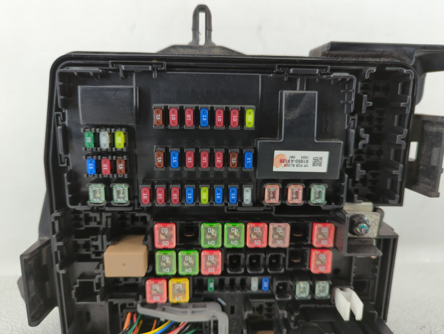 2015-2018 Kia Sedona Fusebox Fuse Box Panel Relay Module P/N:91950-A9320 91222 A9781 Fits Fits 2015 2016 2017 2018 OEM Used 