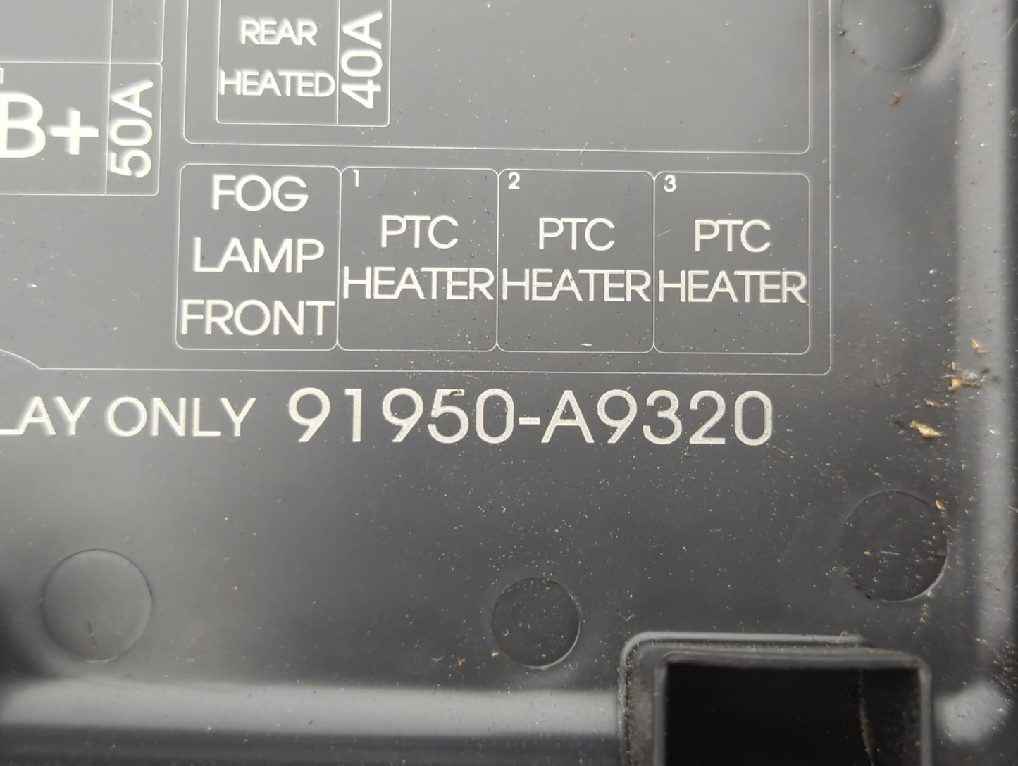 2015-2018 Kia Sedona Fusebox Fuse Box Panel Relay Module P/N:91950-A9320 91222 A9781 Fits Fits 2015 2016 2017 2018 OEM Used 