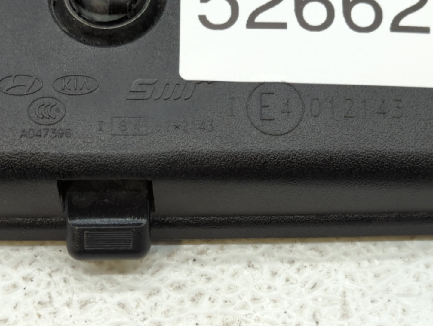 2010-2020 Kia Sedona Interior Rear View Mirror Replacement OEM P/N:E4012143 Fits OEM Used Auto Parts - Oemusedautoparts1.com