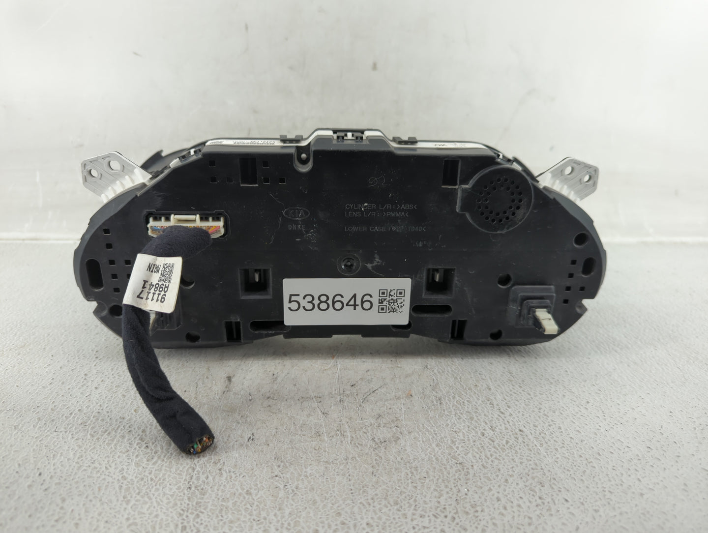2015-2016 Kia Sedona Instrument Cluster Speedometer Gauges P/N:94003-A9021 Fits Fits 2015 2016 OEM Used Auto Parts - Oemused