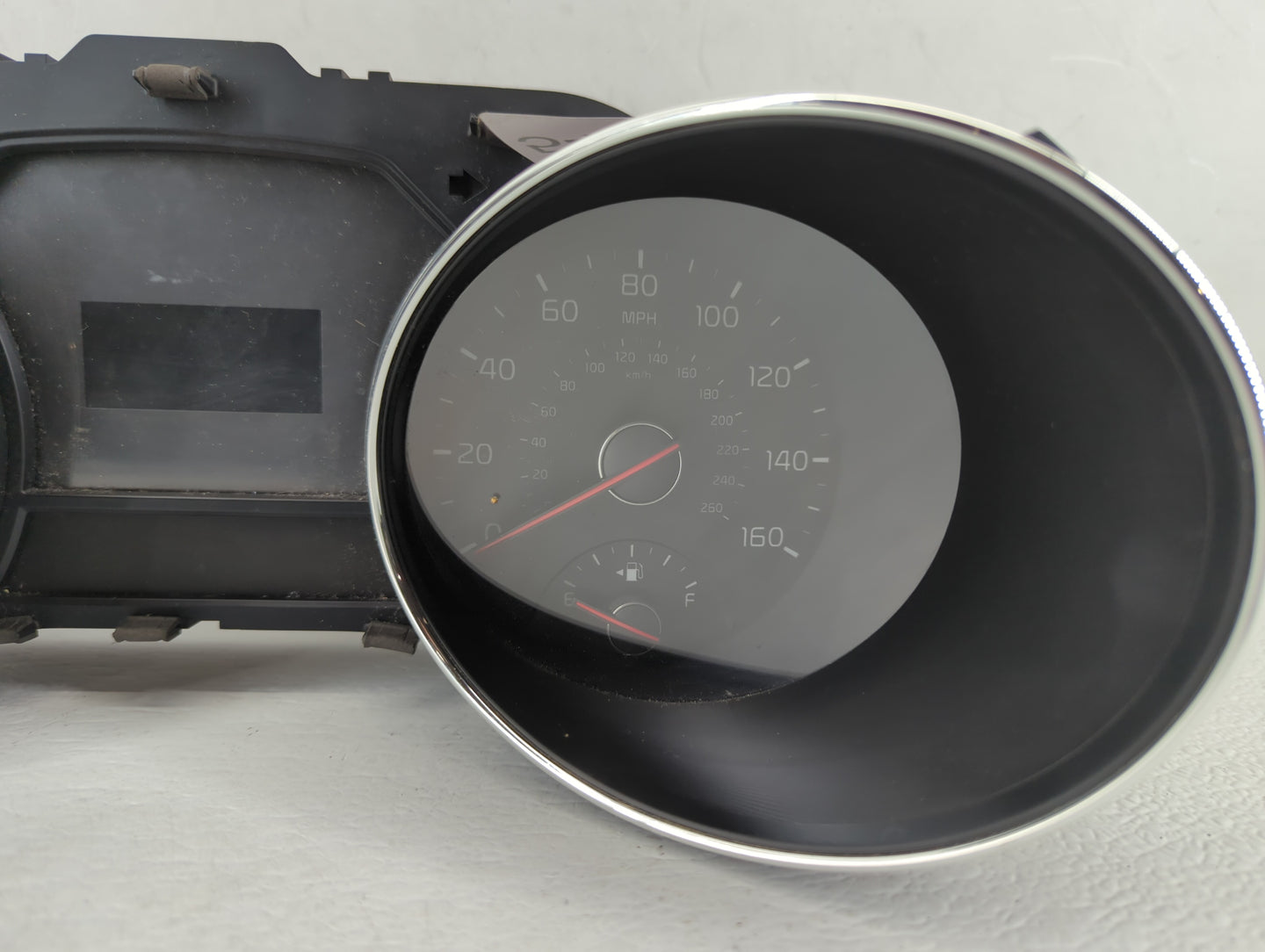 2015-2016 Kia Sedona Instrument Cluster Speedometer Gauges P/N:94003-A9021 Fits Fits 2015 2016 OEM Used Auto Parts - Oemused