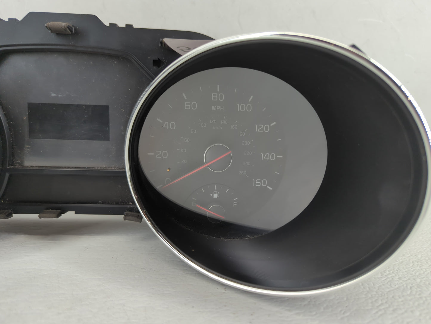 2015-2016 Kia Sedona Instrument Cluster Speedometer Gauges P/N:94003-A9021 Fits Fits 2015 2016 OEM Used Auto Parts - Oemused