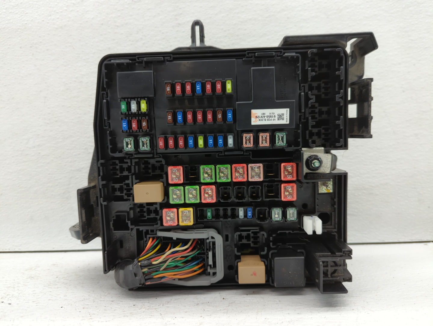 2015-2018 Kia Sedona Fusebox Fuse Box Panel Relay Module P/N:91222 A9781 Fits Fits 2015 2016 2017 2018 OEM Used Auto Parts -