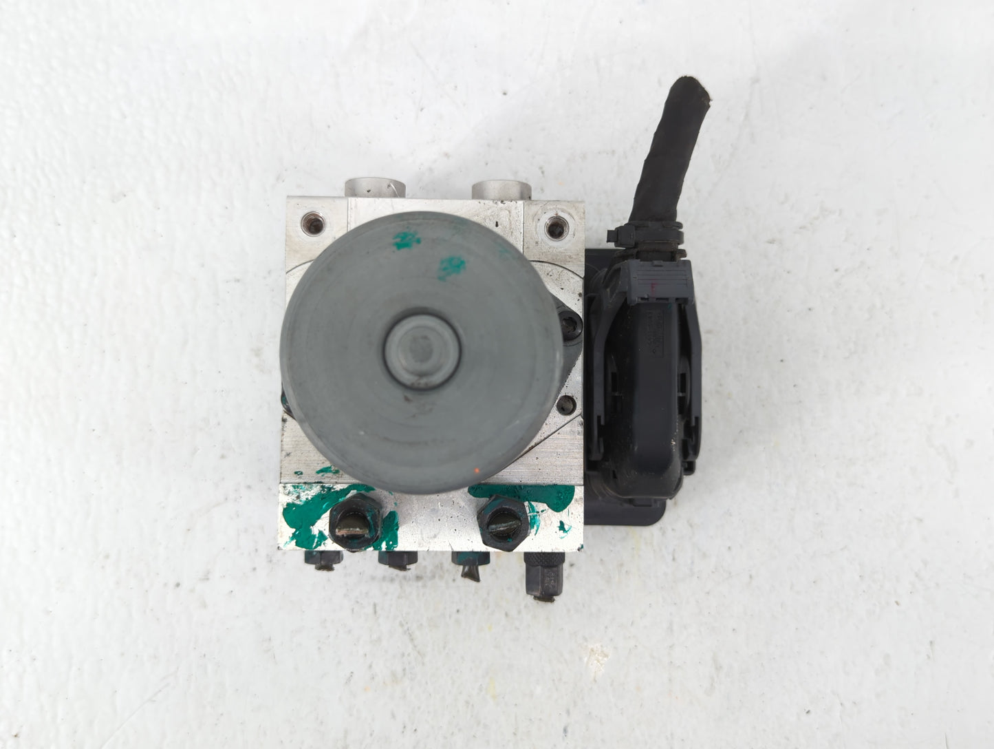 2015-2018 Kia Sedona ABS Pump Control Module Replacement P/N:A9589-20520 Fits Fits 2015 2016 2017 2018 OEM Used Auto Parts -