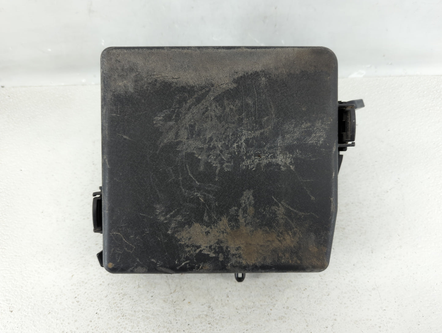 2015-2018 Kia Sedona Fusebox Fuse Box Panel Relay Module P/N:91222-A9810 Fits Fits 2015 2016 2017 2018 OEM Used Auto Parts -