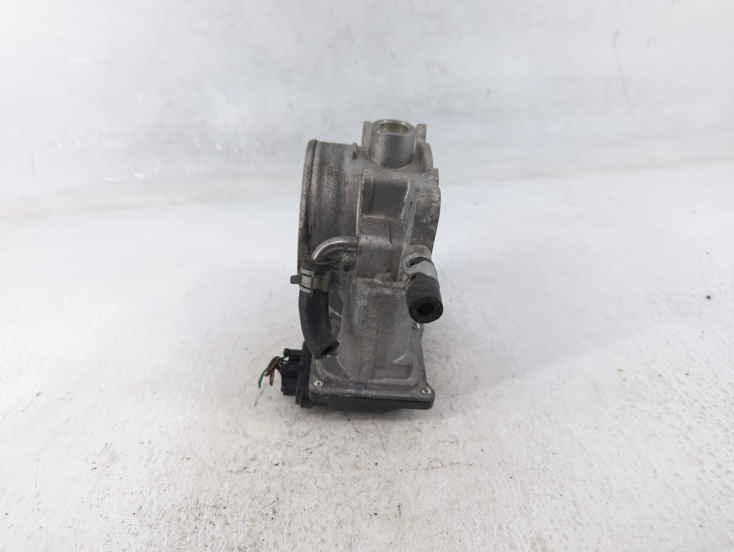 2015-2018 Kia Sedona Throttle Body P/N:35100-3CAA0 Fits Fits 2012 2013 2014 2015 2016 2017 2018 OEM Used Auto Parts - Oemuse