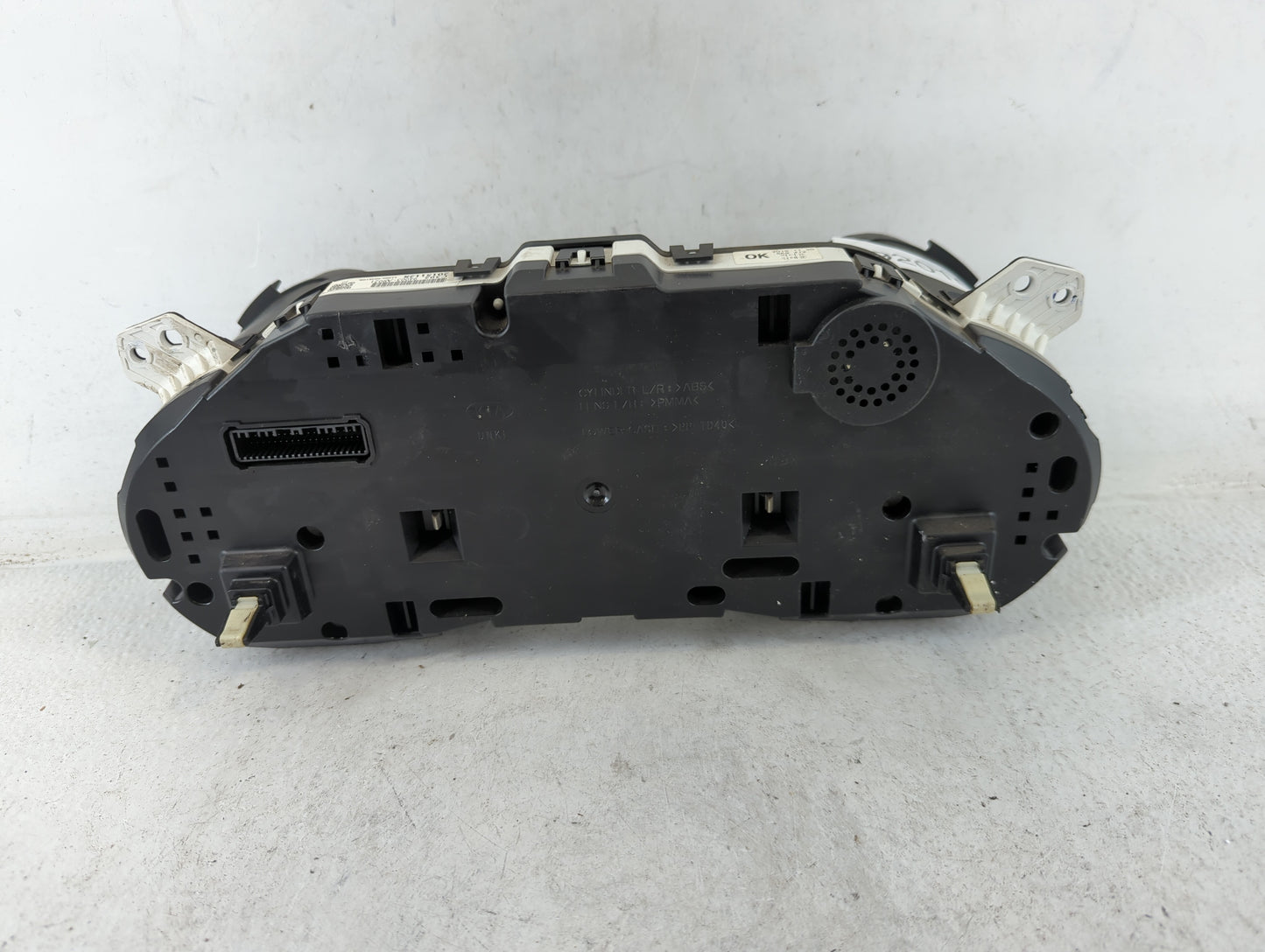 2015-2016 Kia Sedona Instrument Cluster Speedometer Gauges P/N:94003-A9021 Fits Fits 2015 2016 OEM Used Auto Parts - Oemused